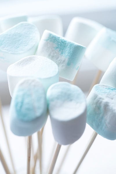 Marshmallows dekorerade till babyshower