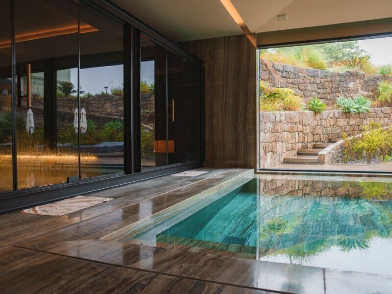 pool inomhus