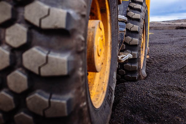 Köpa däck till lastmaskin - däckverkstad uppsala