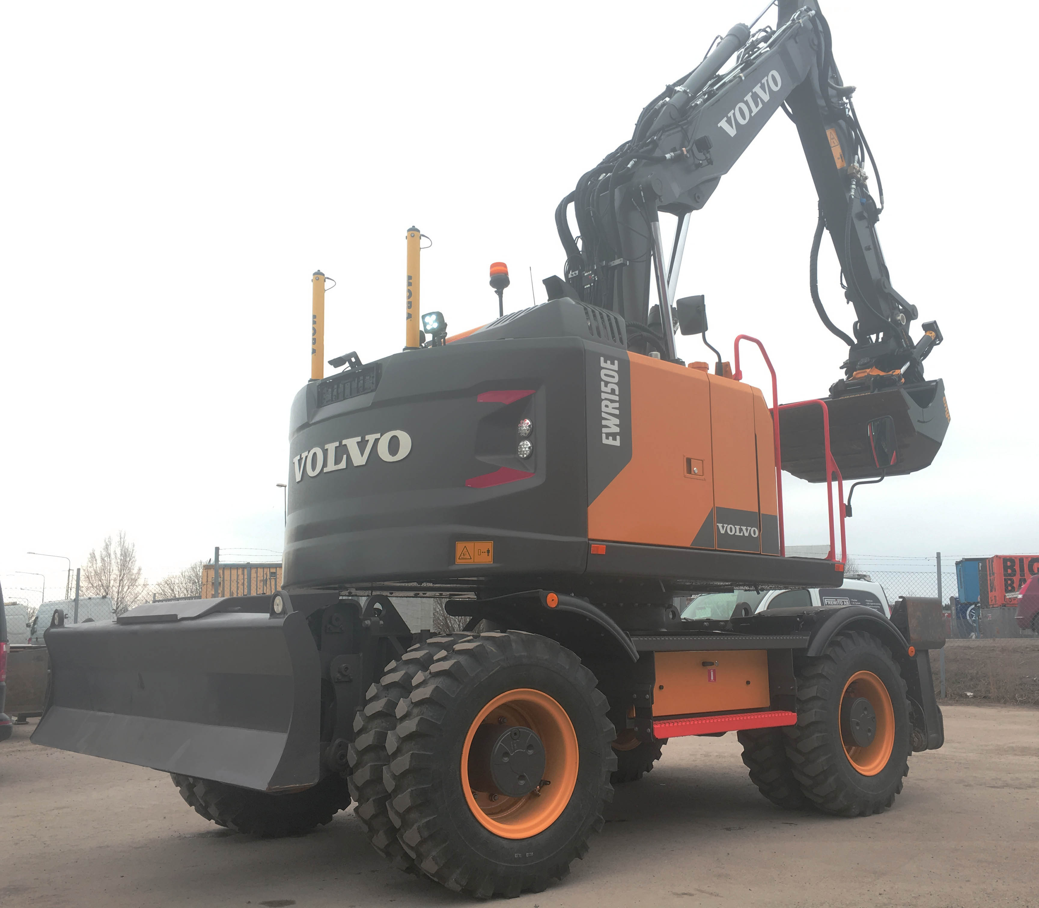 Vi hyr bland annat ut Volvo grävmaskin i Skåne