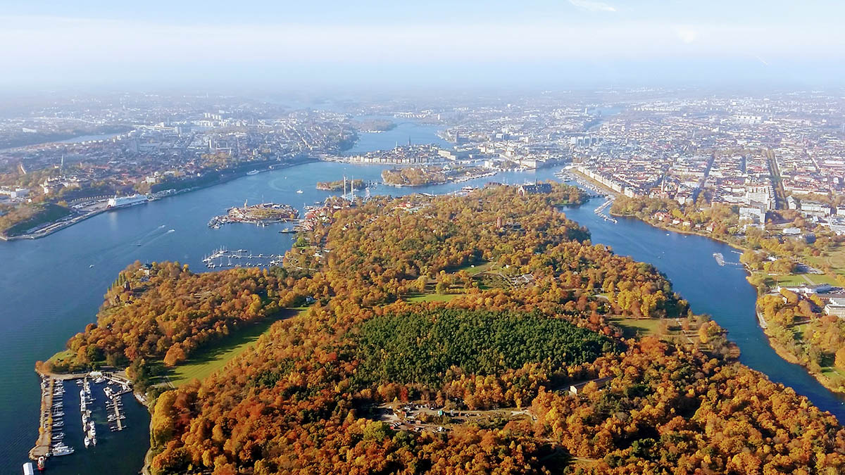 Vårt företag jobbar mot hela Sverige med helikopterlyft.