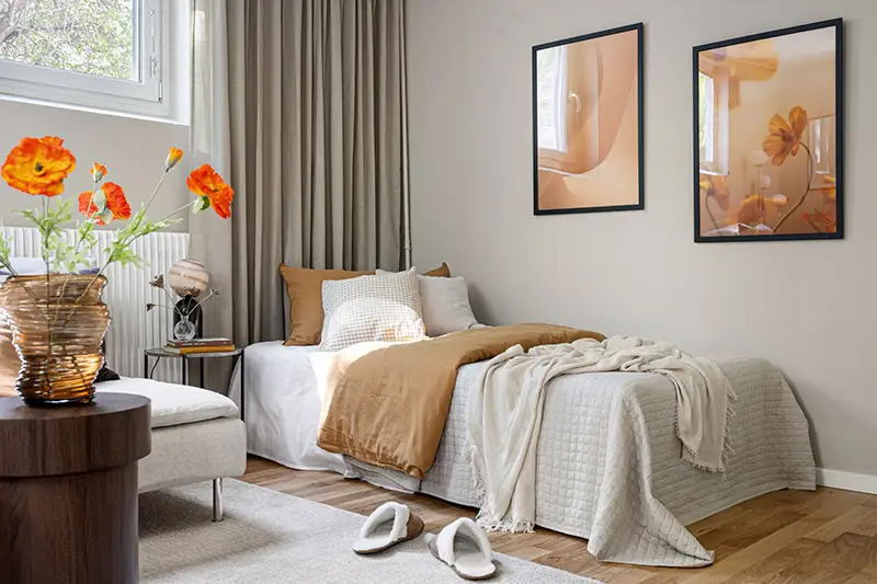 homestylat vardagsrum med soffa