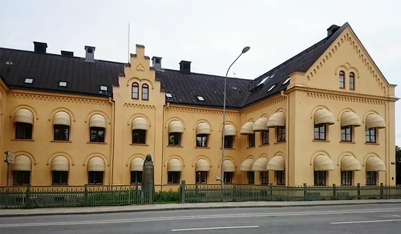 vita markiser i Sollentuna