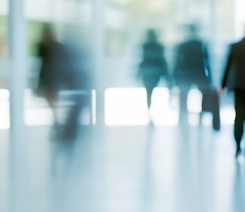revisor vid dator – outsourcing lönehantering